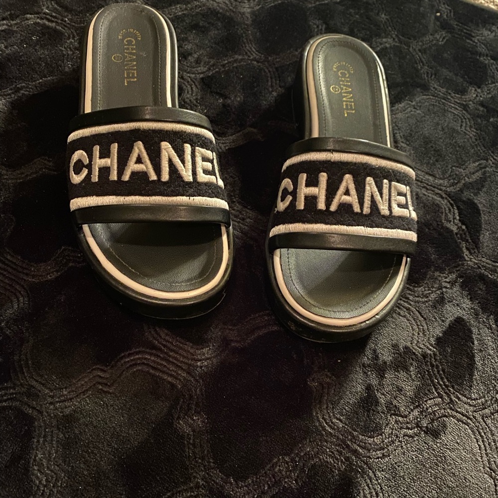 Chanel Slides